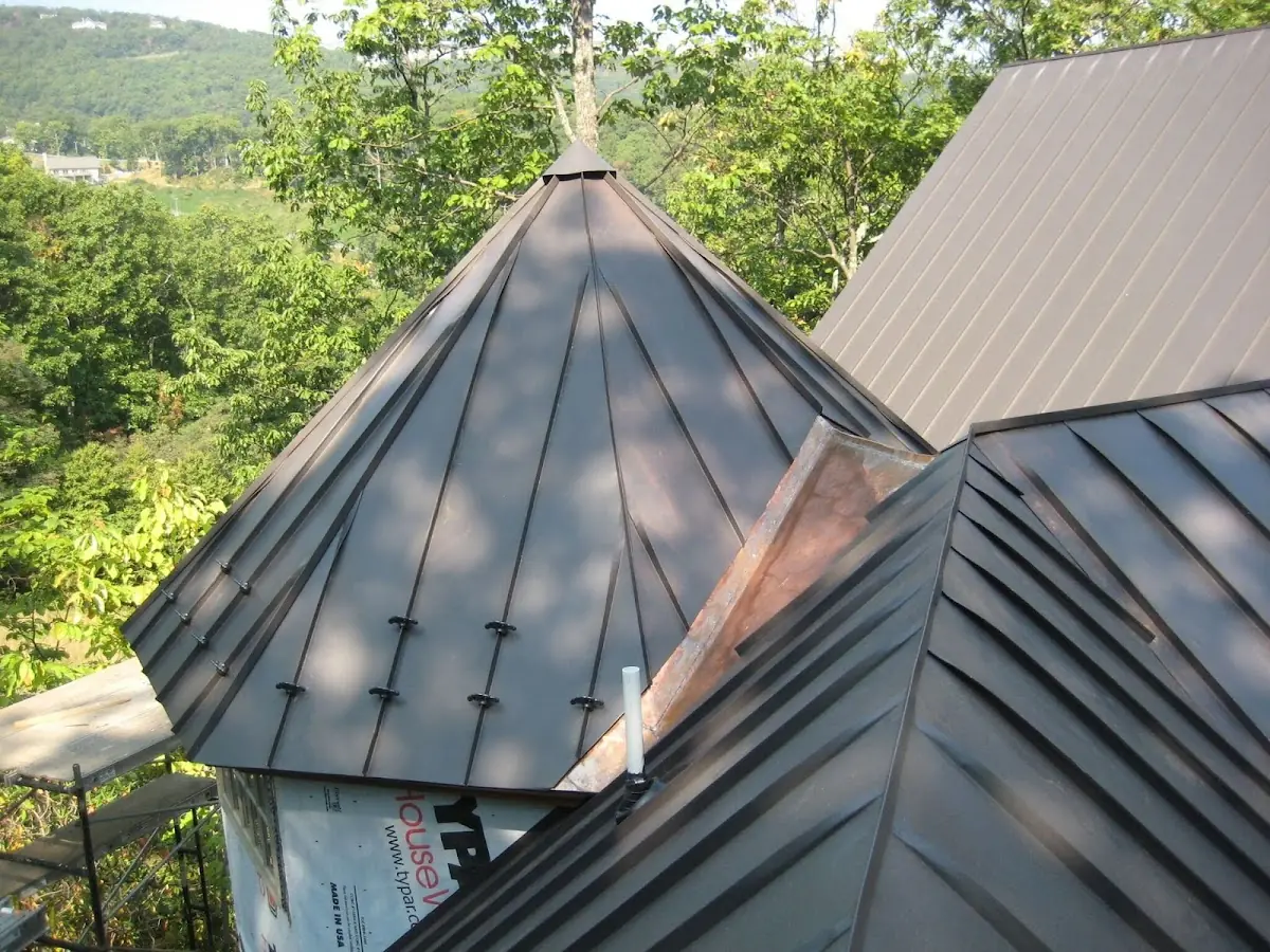 Professional Gutter Cleaning by Craftsman Roofing in Country Club Heights